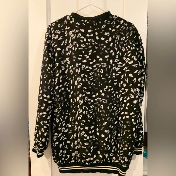 Vince Camuto sweater type top - Picture 2 of 3